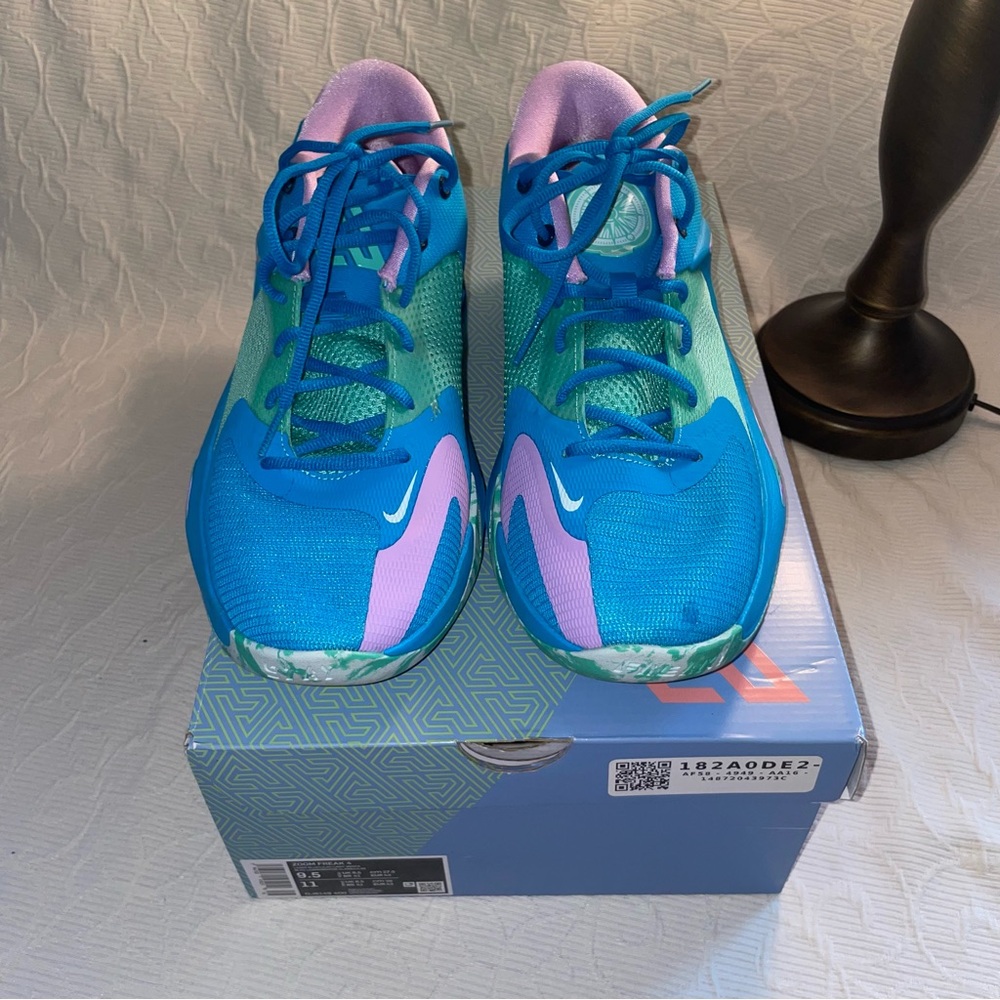 Nike Men's Zoom Freak 4 Basketball Shoes EUC